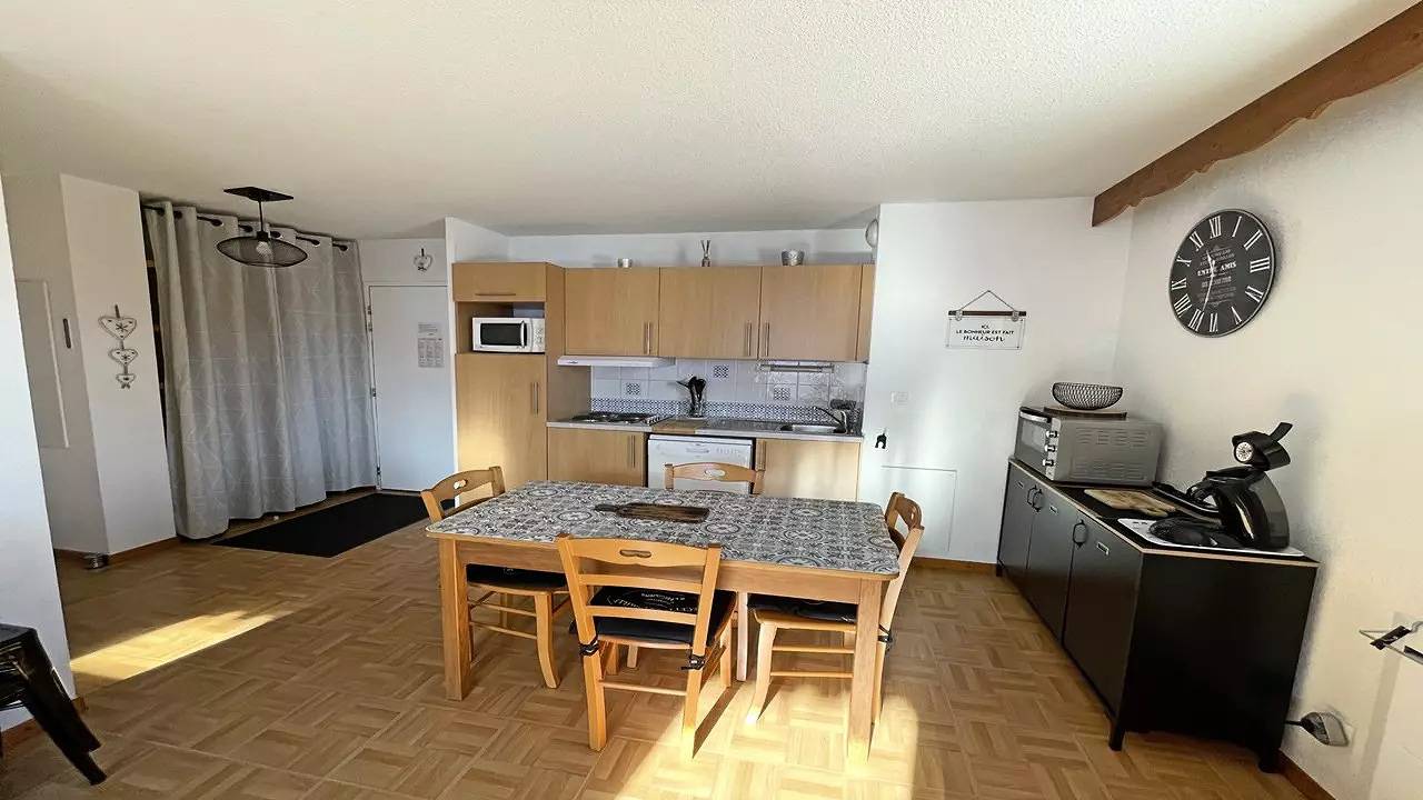 Ganze Wohnung, Gec2 - 2-Zimmer-Wohnung mit großem Balkon in Puy-Saint-Vincent, Nationalpark Écrins