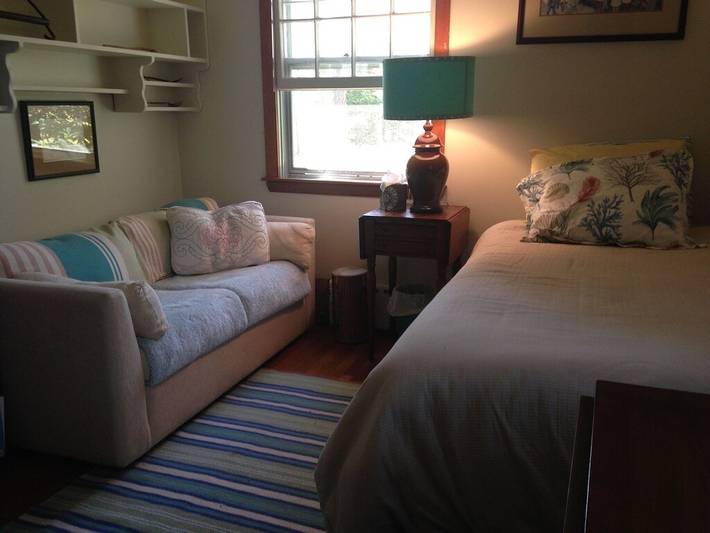 Vacation rental for 4 people, with yard in Martha's Vineyard