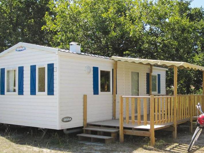 Camping pour 6 personnes, avec piscine et terrasse, animaux acceptés