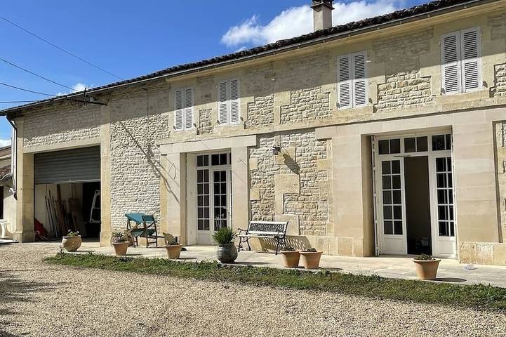Gîte pour 4 personnes, avec jardin à Migron