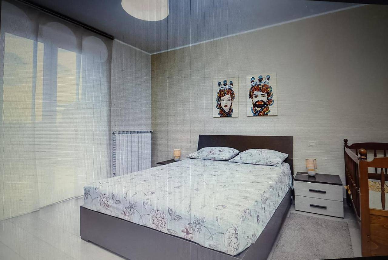 Appartamento intero, Three-Bedroom House in Milo, Etna