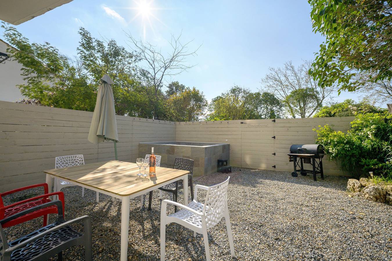 Les Ecuries – 3-Schlafzimmer-Gîte mit Tauchbecken nahe Narbonne & Canal du Midi in Saint-Nazaire-d'Aude, Narbonne und Umgebung