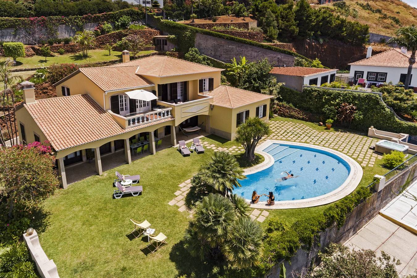 Vila Eucalipto, pool and sea view in São Martinho, Madeira