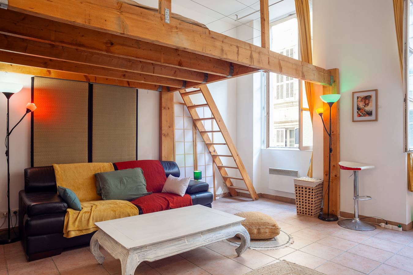 Entire apartment, Apartment 'Artistique Et Pragmatique' with Wi-Fi in Marseille, Marseille region
