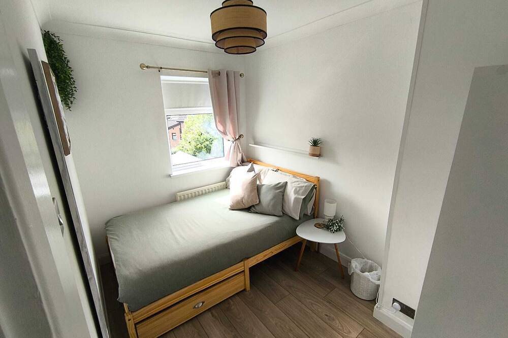 Local, Sunny, Very Clean, Fully equipped, Wifi, 3 bed! 5 min walk to key shops! in Carrickfergus, Grafschaft Antrim