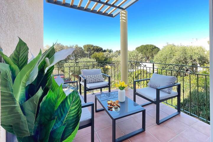 Gîte pour 5 personnes, avec Balcon dans Plage Du Capelan Bandol