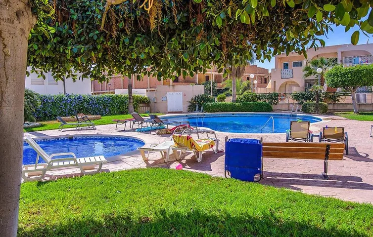 Holiday apartment for 6 people, with pool and view as well as garden - 1