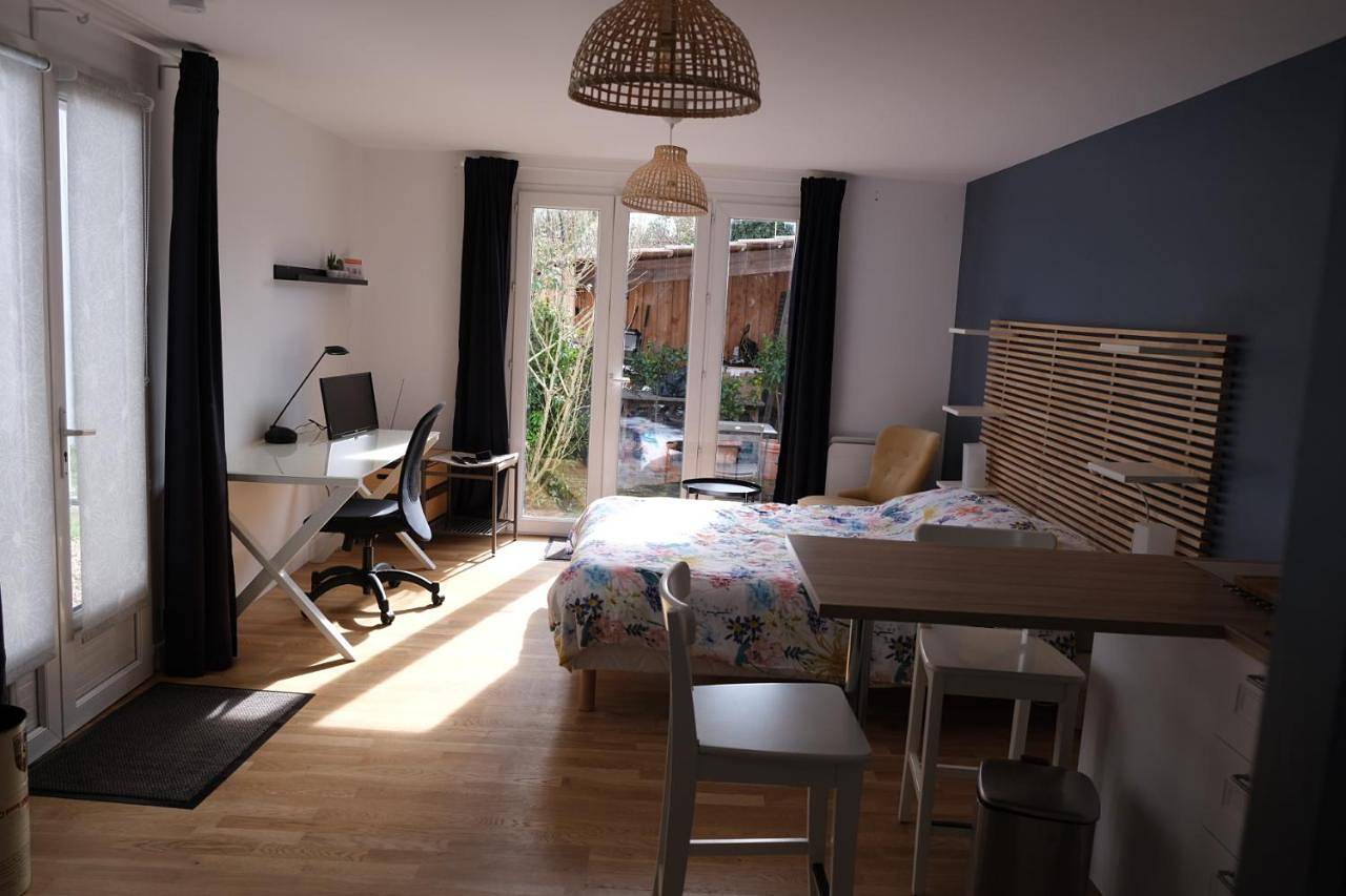 Double Room with Terrace in Pessac, Région de Bordeaux