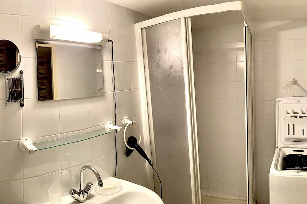 \"Lou Cambrou\" Cottage/Gîte located in the historic quarter of the Fortress of Najac in Najac, Macizo Central