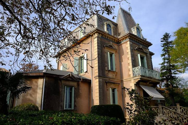 Location de vacances pour 12 personnes à Saint-Guiraud