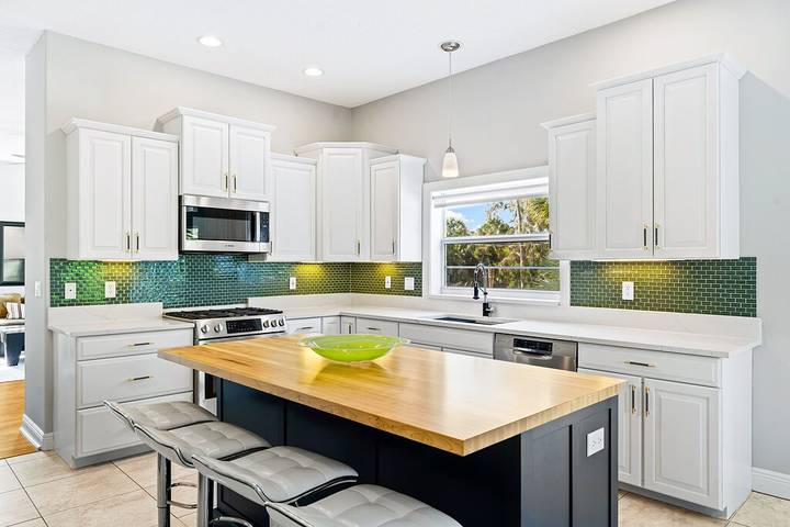 Vacation home for 8 people, with yard and hot tub in Sarasota