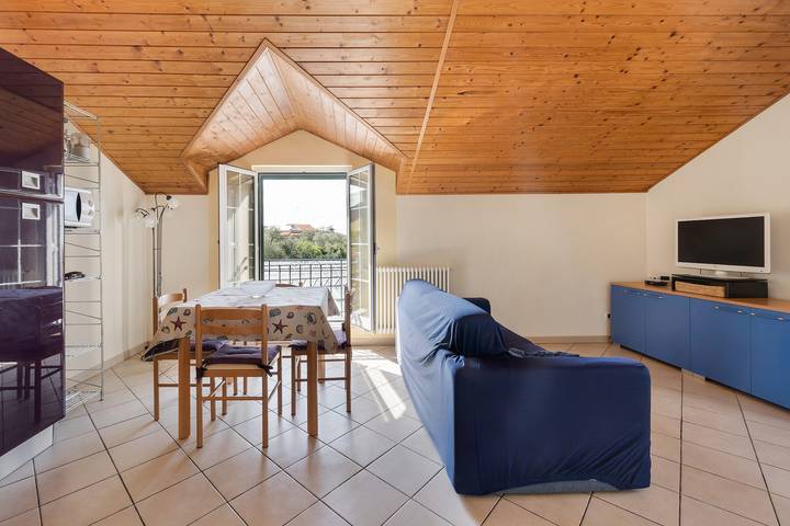 Appartement entier, Appartement de vacances "La Casa di Lady" avec vue sur la mer, terrasse et Wi-Fi in Ceriale, Riviera di Ponente