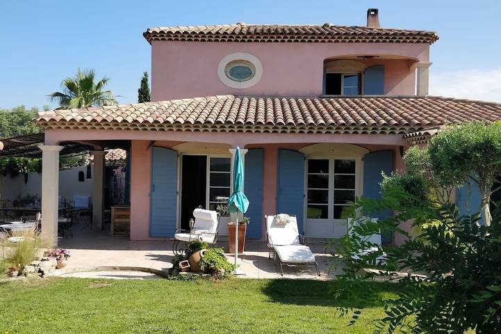 Location de vacances pour 10 personnes, avec terrasse et jardin à Châteauneuf-les-Martigues
