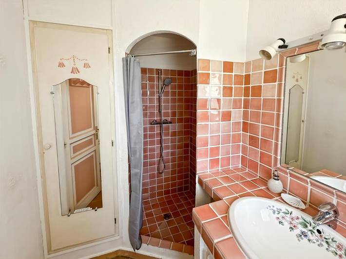 Gîte pour 3 personnes, avec Terrasse dans Plage de la Bouillabaisse - 4