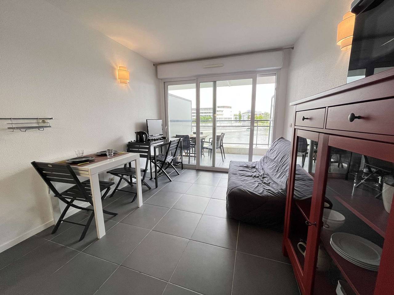Entire apartment, 1-room apartment with balcony and parking in La Rochelle in La Rochelle, La Rochelle region