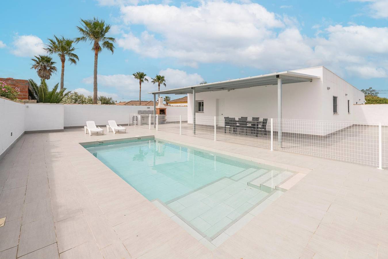 Miamar 2 - Villa moderne avec piscine privée et wifi in Hozanejos, Chiclana de la Frontera