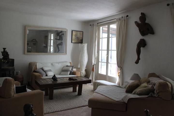 Location de vacances pour 10 personnes, avec piscine et terrasse, animaux acceptés à Aurons - 4