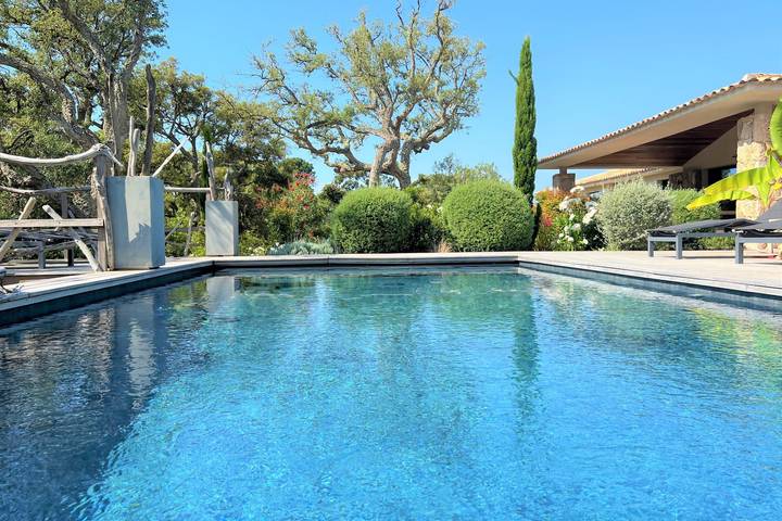 Villa pour 10 personnes, avec terrasse ainsi que piscine et jardin, adapté aux familles en Corse - 4