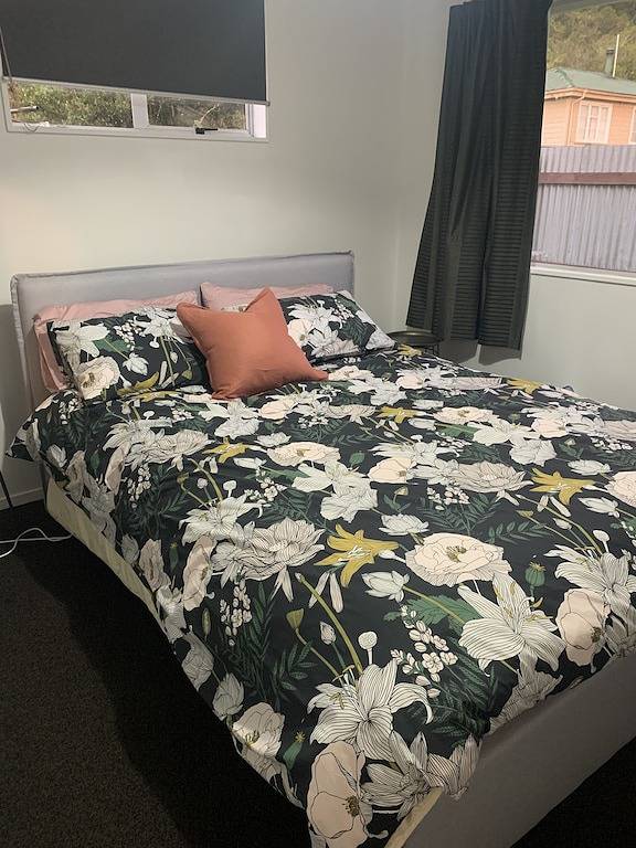 Mid century house in Central Franz location in Franz Josef Glacier, Westland District