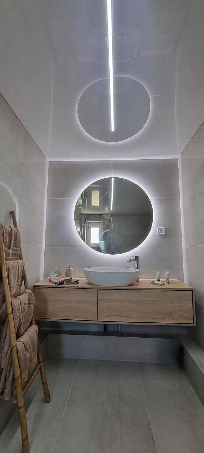 Appartement entier, Donjon des Sens - Suite avec Spa - 10 min de Metz in Marly (Moselle), Metz-Campagne
