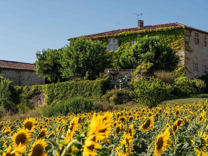 Gîte pour 8 personnes, avec jardin, animaux acceptés