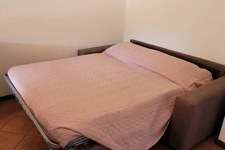 Ganze Wohnung, Entire apartment in a residence with a pool, 5 minutes from Lake Iseo in Menzino, Monte Isola
