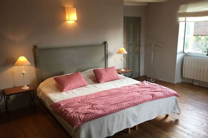 Location de vacances pour 16 personnes, avec jardin à Lavercantière - 2