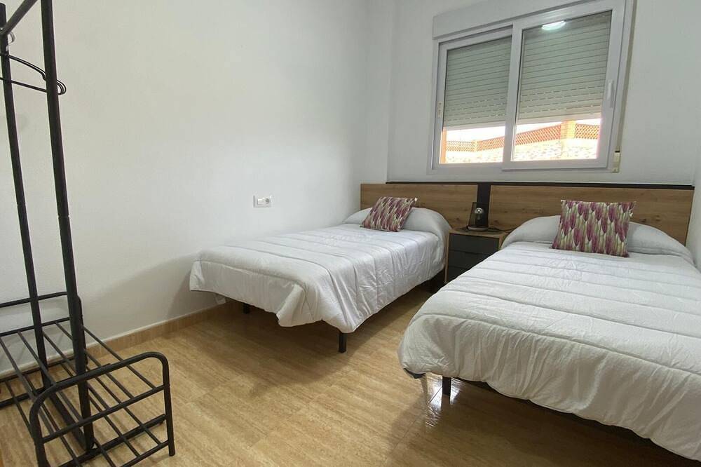 Casa Vacacional 'Fina Y Pepe' con Vistas al Mar, Terraza Privada y Wi-Fi in Mar Menor, Costa Cálida