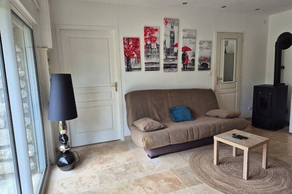 Appartement entier, Hébergement « Gorge Rouge » in Château-Landon, Seine-et-Marne