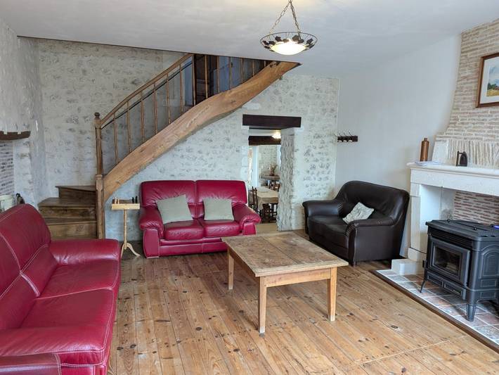 Gîte pour 8 personnes, avec terrasse et jardin à Salles-Lavalette - 2