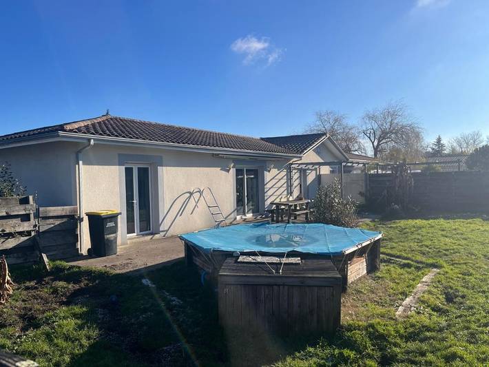 Gîte pour 4 personnes, avec vue ainsi que piscine et jardin, animaux acceptés à Arsac - 3