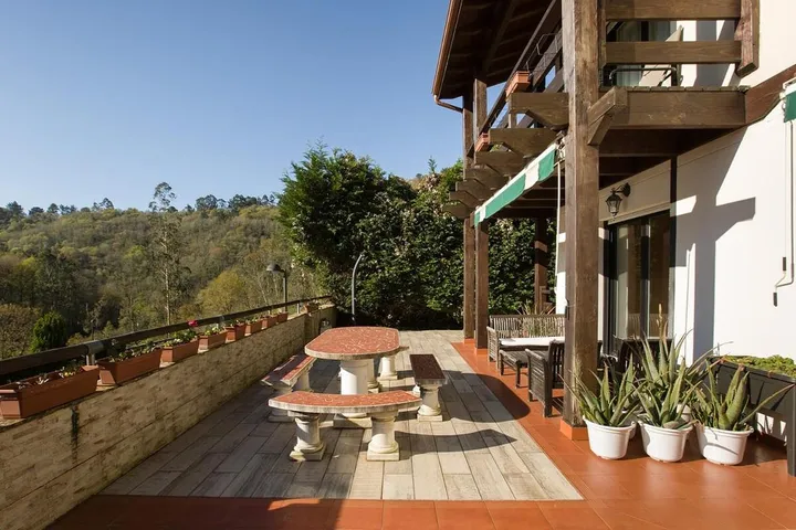 Ferienhaus für 7 Personen, mit Pool und Terrasse sowie Ausblick - 1