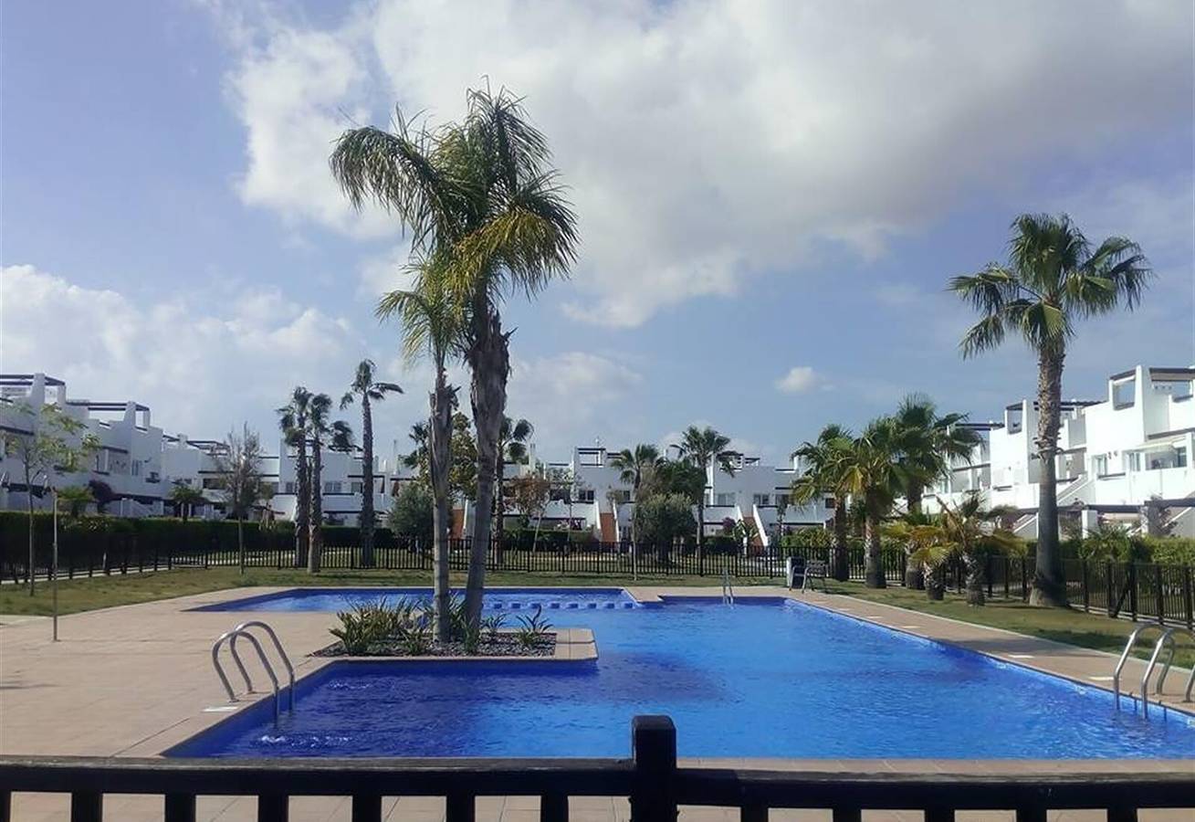 Appartement entier, Appartement de vacances "Beautiful three bed on Condado" avec piscine, jardin et terrasse. in Condado de Alhama, Alhama de Murcia