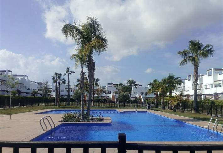 Apartamento entero, Apartamento "Beautiful three bed on Condado" con piscina, jardín y terraza in Condado de Alhama, Alhama de Murcia