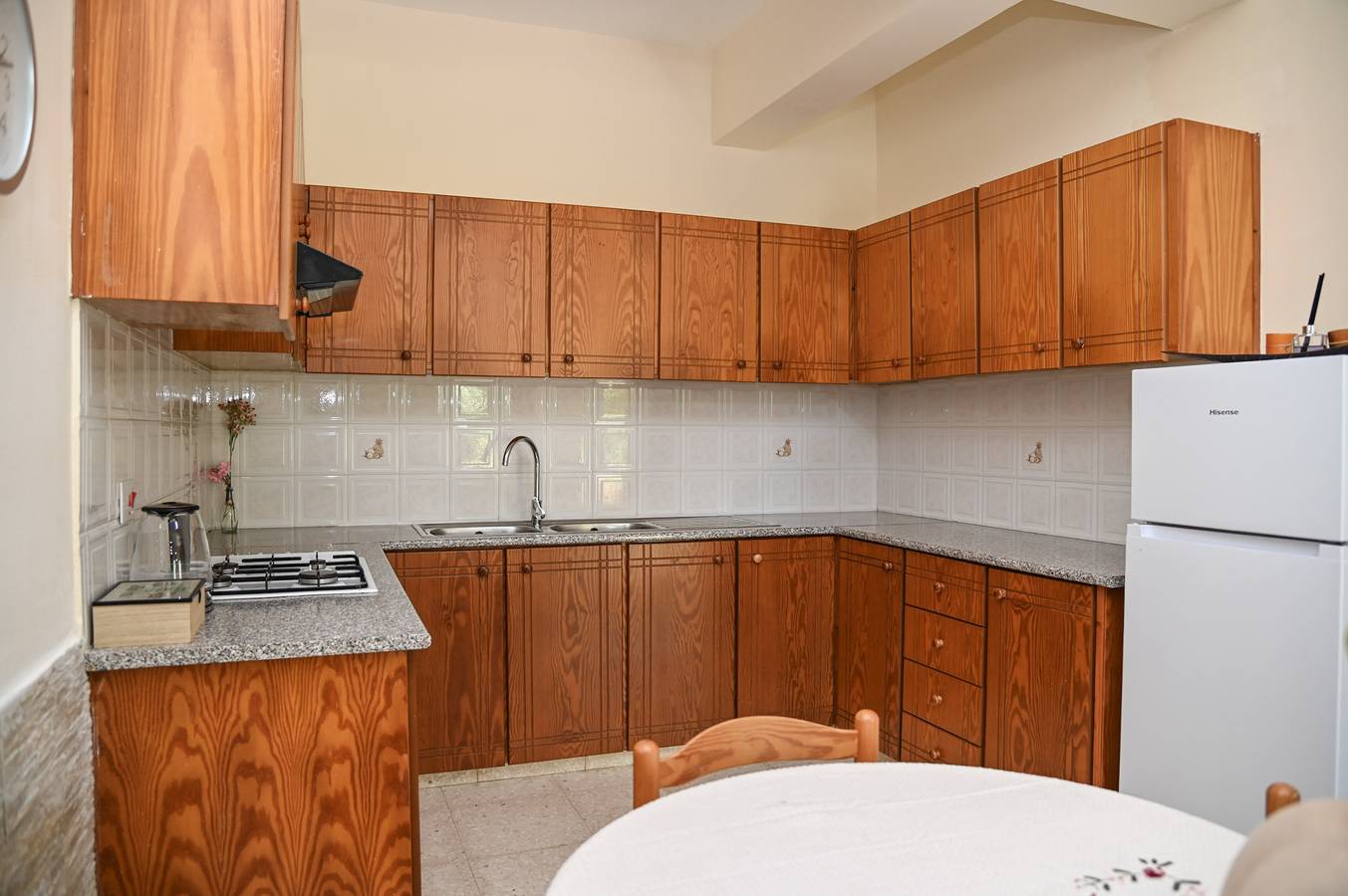 Kritos Apartments – ein Schlafzimmer in Αργάκα, Südzypern