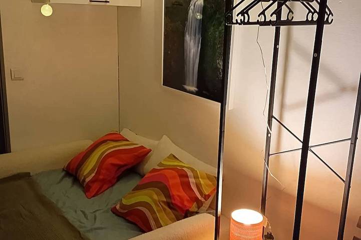 Cozy room 15 minutes from Paris-Orly with a bathroom and private terrace in Choisy-le-Roi, Val-de-Marne