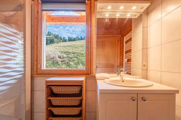 Chalet for 20 Guests in Le Grand-Bornand, Western Alps, Picture 4