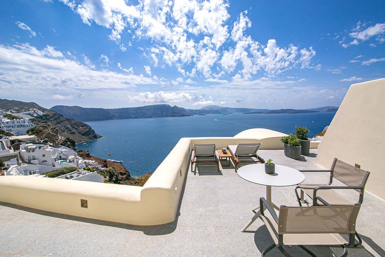 Volcano Suite in Ormos Ammoudiou, Oia