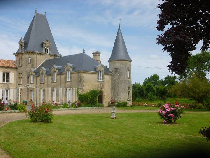 Gîte pour 8 personnes, avec jardin et terrasse à Foussais-Payré