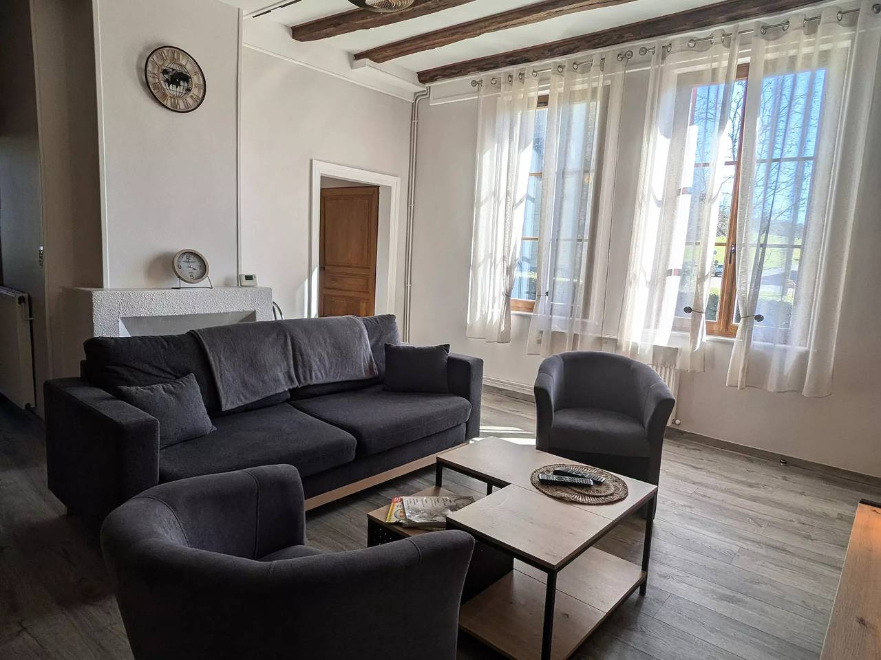 6 personas in Futeau, Verdún