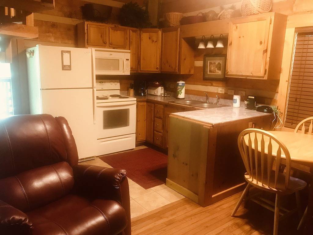 Smoky Mountain Cabin Warm & Cosy in der Nähe des Kongresszentrums! in Sevierville, Sevier County