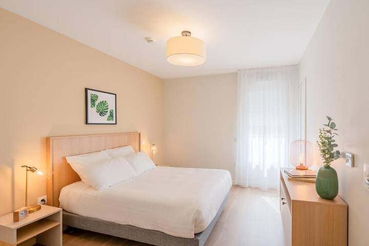 Location de vacances pour 2 personnes, avec Balcon et Terrasse à Villefontaine
