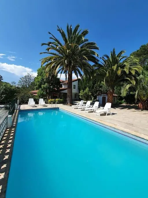Villa pour 12 personnes, avec jardin ainsi que piscine et vue, animaux acceptés - 1