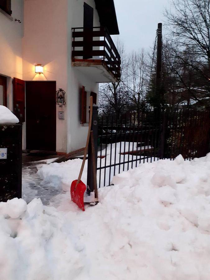 Chalet per 4 persone, con panorama e giardino, adatto a famiglie con bambini - 1