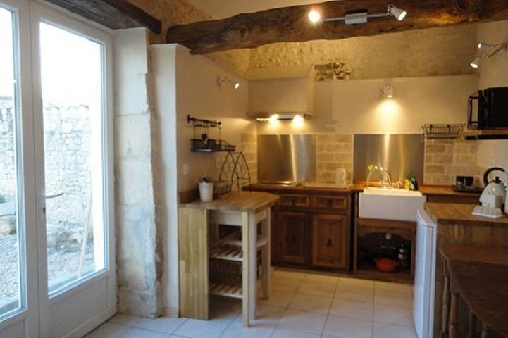 Gîte pour 2 personnes, avec piscine et jardin à Saint-Palais-de-Phiolin