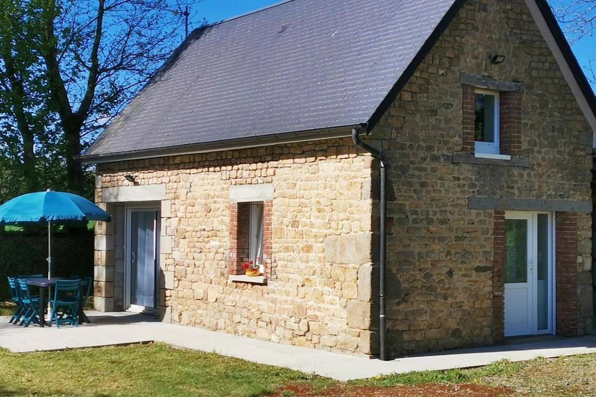Two-Bedroom House in Vire Normandie, Région de Vire