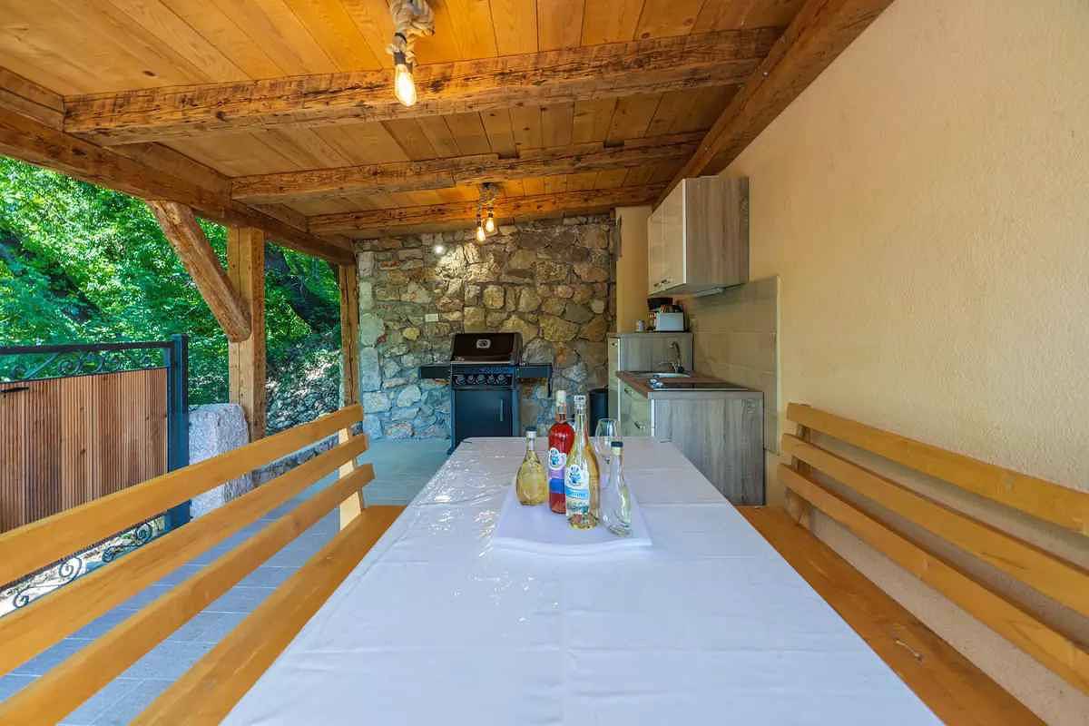 Ferienhaus mit Whirlpool und Sonnenterrasse in Grizane, Primorje-Gorski Kotar