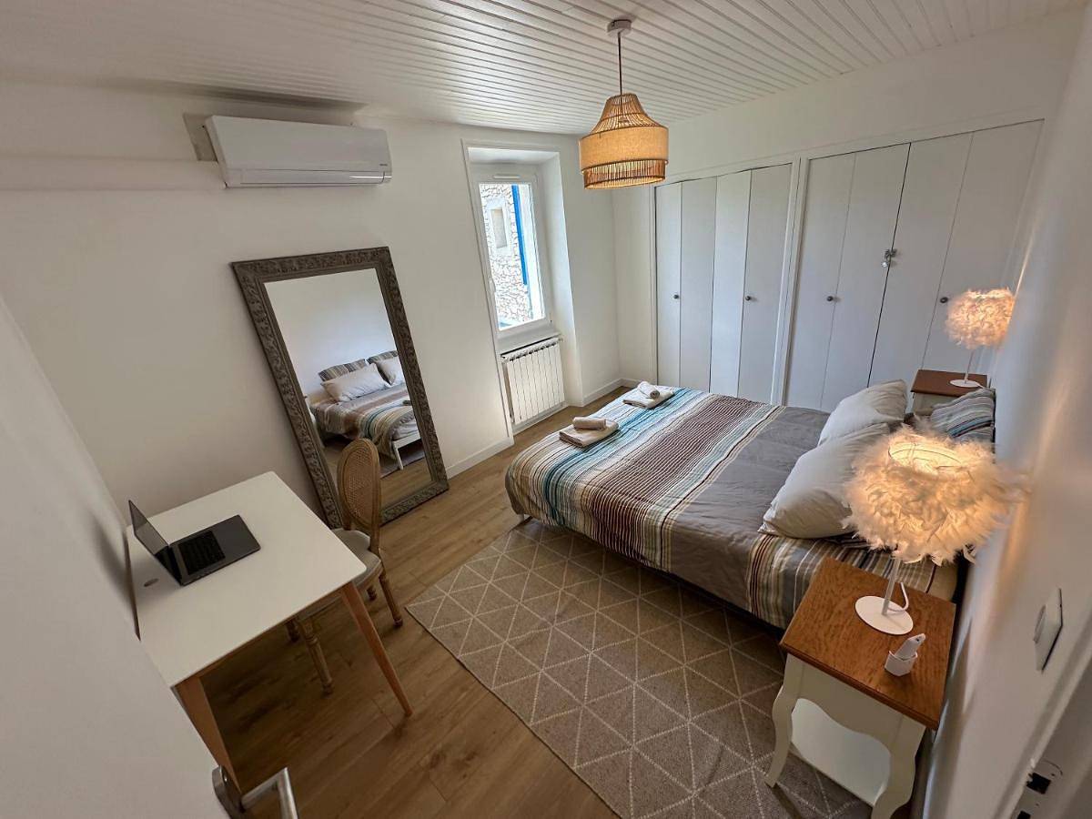 Magnifique mas provençal, 3 chambres, mezzanine et piscine au centre de Goudargues in Goudargues, Région de Nîmes