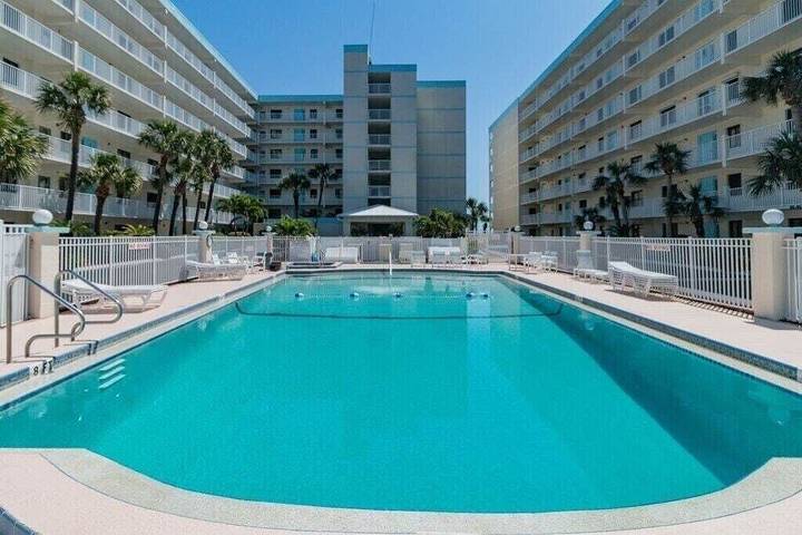Vacation rental for 7 people, with balcony and pool as well as sauna in Cocoa Beach