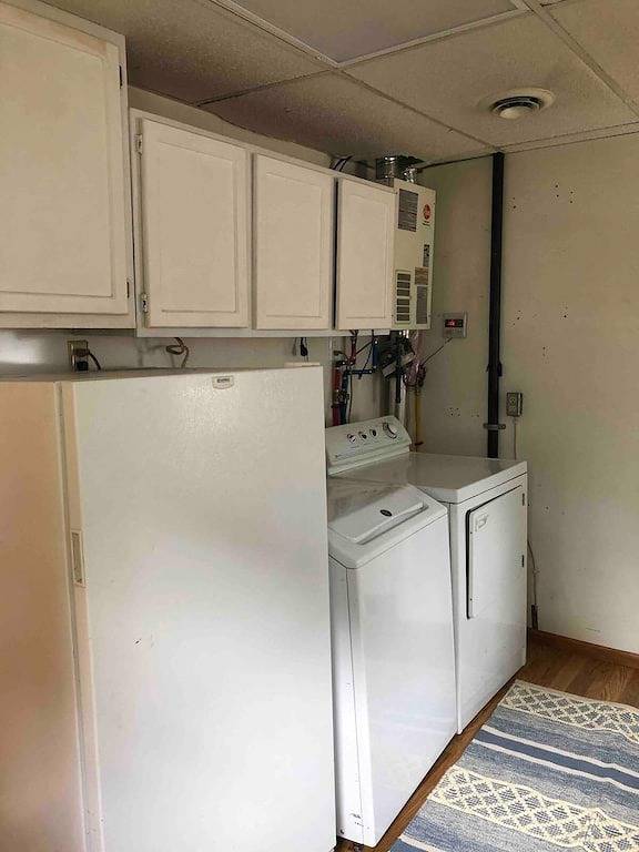 3 Bed Lake Home, Beach Vibes, Located on Dl Strip! in Detroit Lakes, Becker County